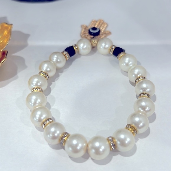 Hamsa Fatima Stretch Charm Bracelet - Picture 4 of 5